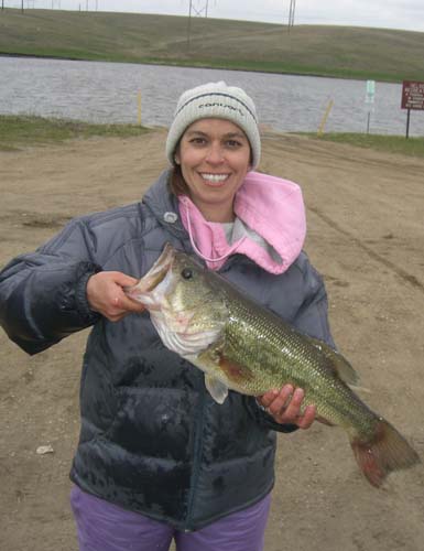 Janine with a 5.55 lb Largemouth!